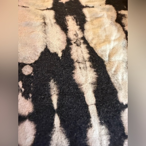 Socialite Black and White Tie-Dye Dress - Picture 7 of 7